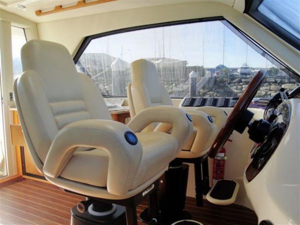 Riviera 58 Enclosed Flybridge Power Boat For Sale - €795000 Riviera 58 Enclosed Flybridge Power Boat For Sale - €795000