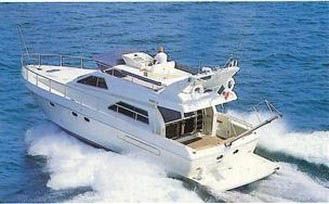 Ferretti 48' flybridge Power Boat For Sale