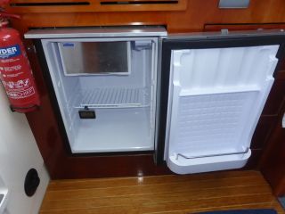 sell Aquador  25 WA For Sale