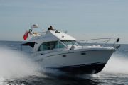 Beneteau Antares 9.8 Power Boat For Sale
