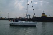 Hunter (USA) Legend 41 Aft Cockpit Sail Boat For Sale